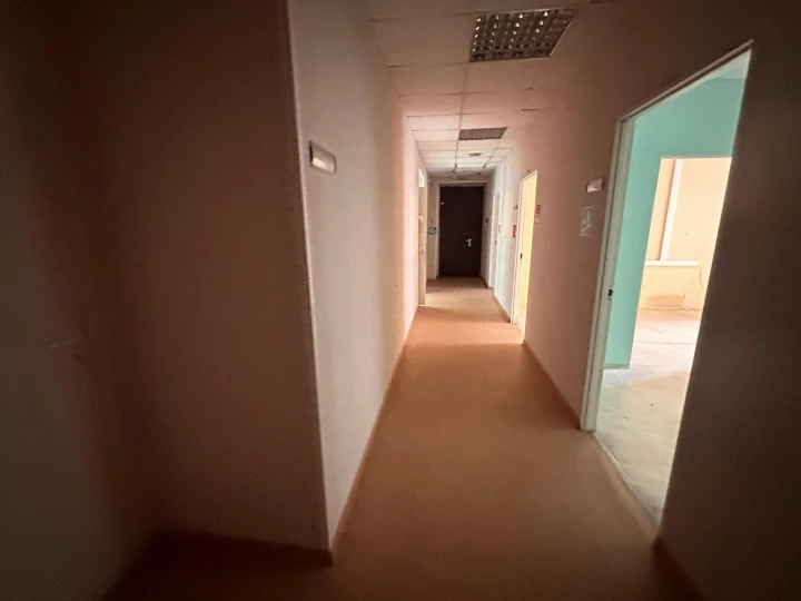 Нежилое помещение 218,7 кв.м. на Петроградской набережной